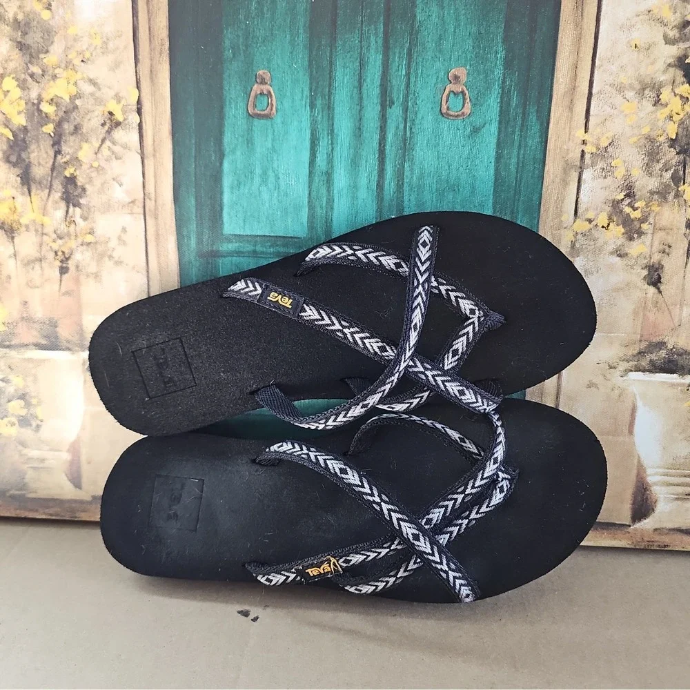 Teva Olowahu Black flip flop Sandals Womens Size US 9